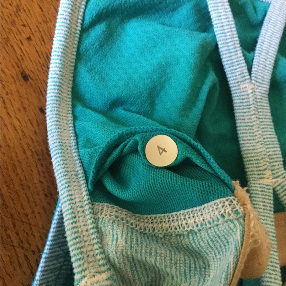 🎯SOLD🎯Lululemon Bra Tanks sz 4 (Bundle of Two) - Picture 6 of 7